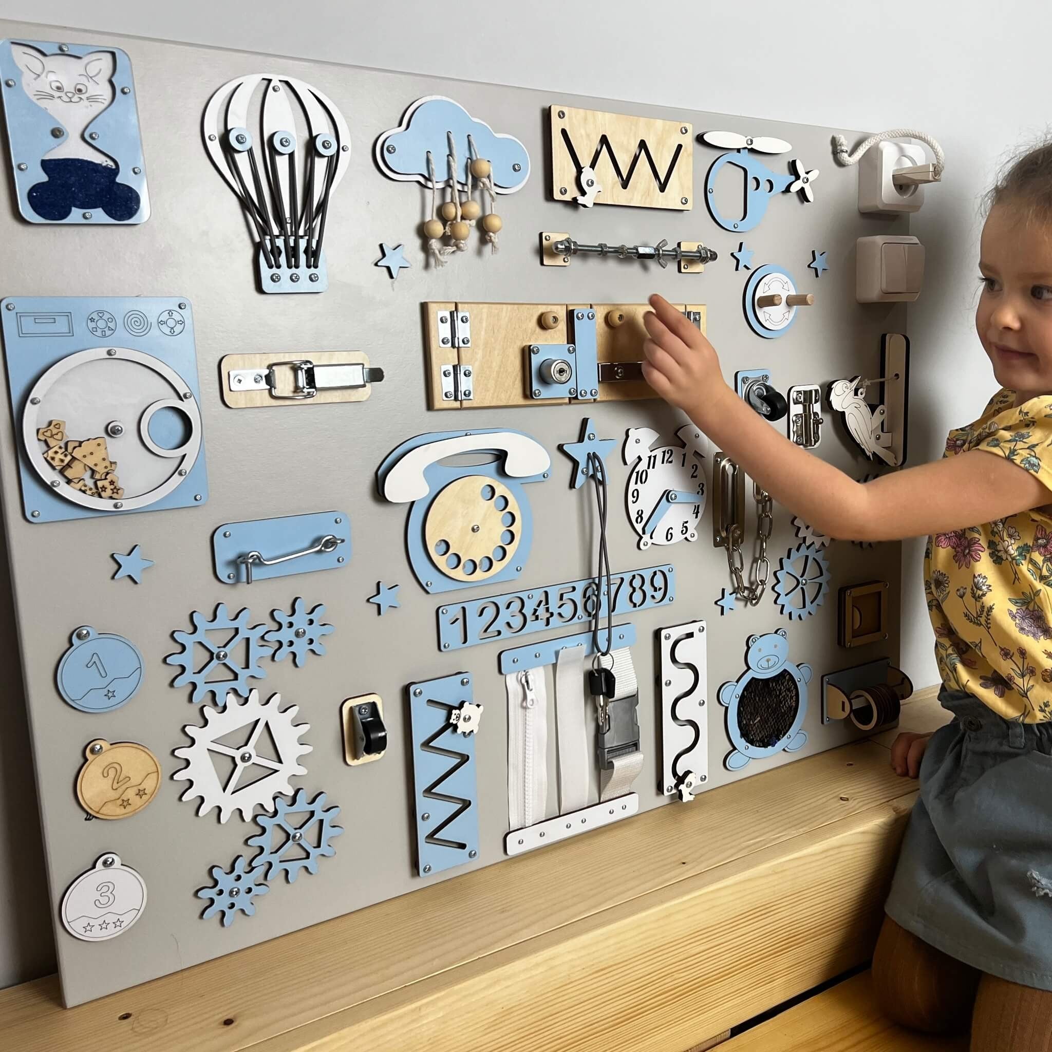 Extra large Montessori busy board with activities (60×80 cm)